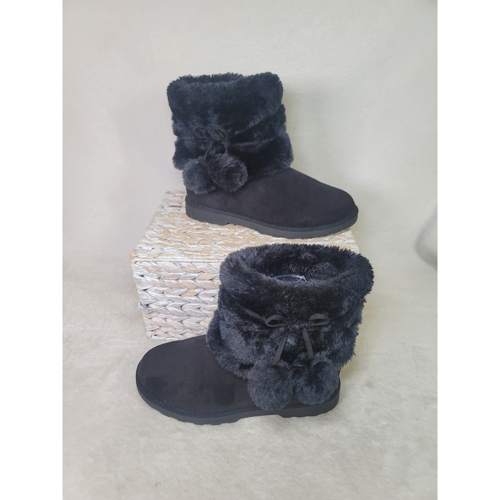 Makalu California Cozycore Winter Boots Canin Apres Ski Size 7M Faux Fur Pom Pom